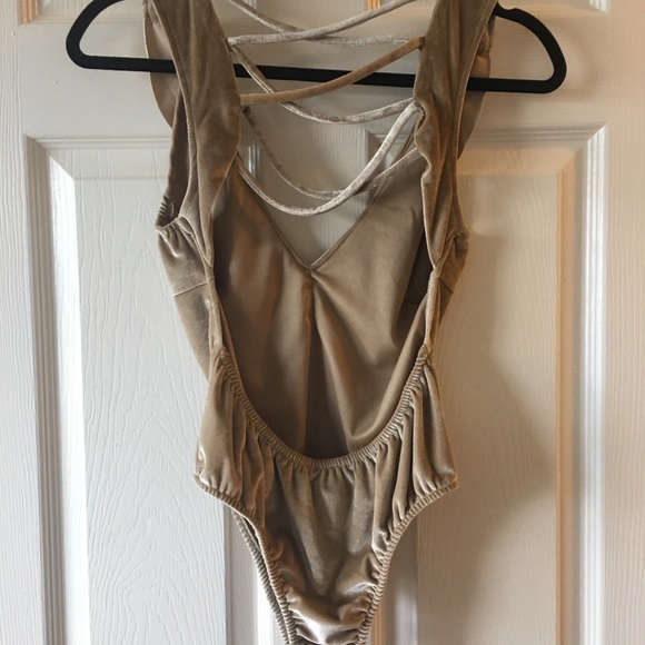 WYLOR GOLD VELVET SUPER SEXY BODY SUIT WORN ONCE - Picture 2 of 2